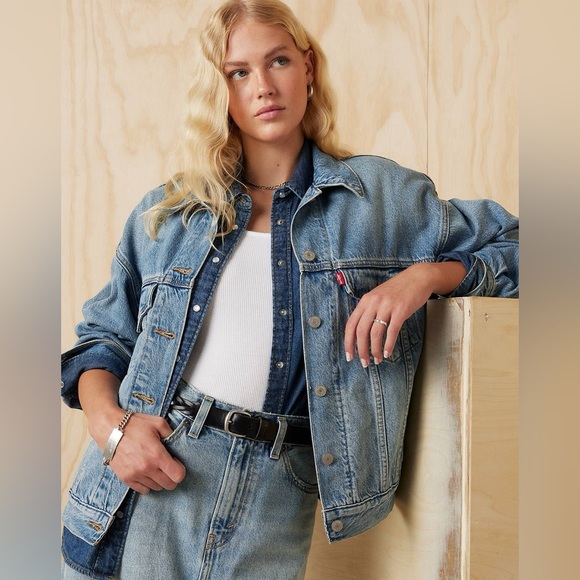 Levi’s Vintage Denim Distressed Trucker Jacket XS Petite Women’s Jean Jacket - Picture 15 of 15